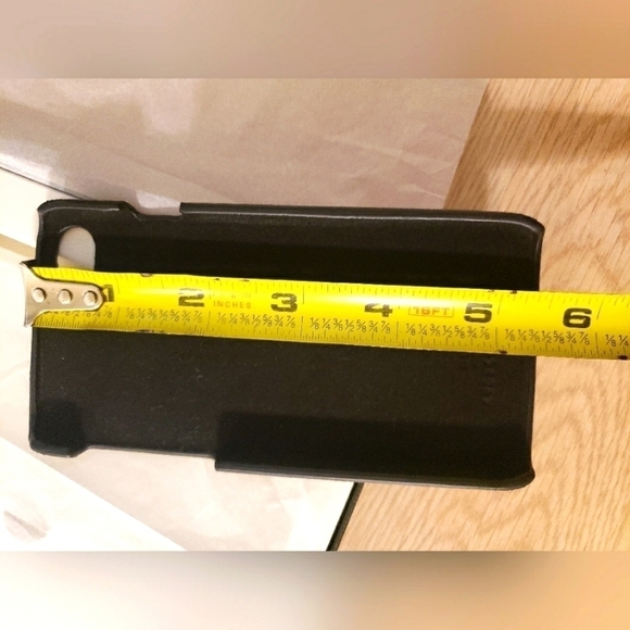 GG iPhone 7/8 Case UFO (Authentic) Design R140-B3-015 Black - Picture 6 of 7